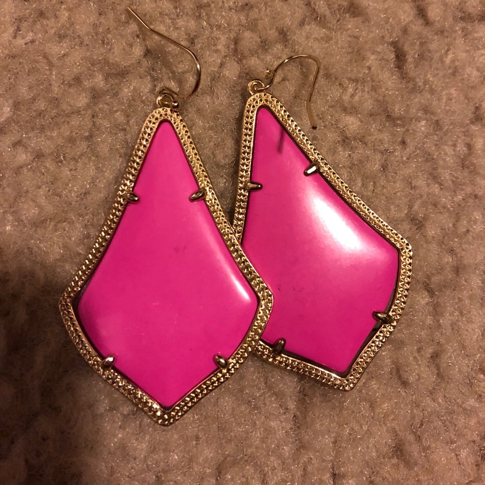 Kendra Scott Alexandria magenta earrings